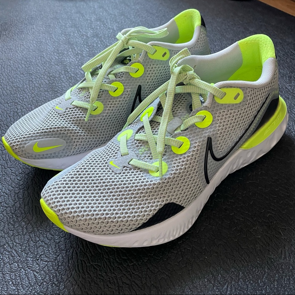 Nike Renew Men’s Running Sneaks